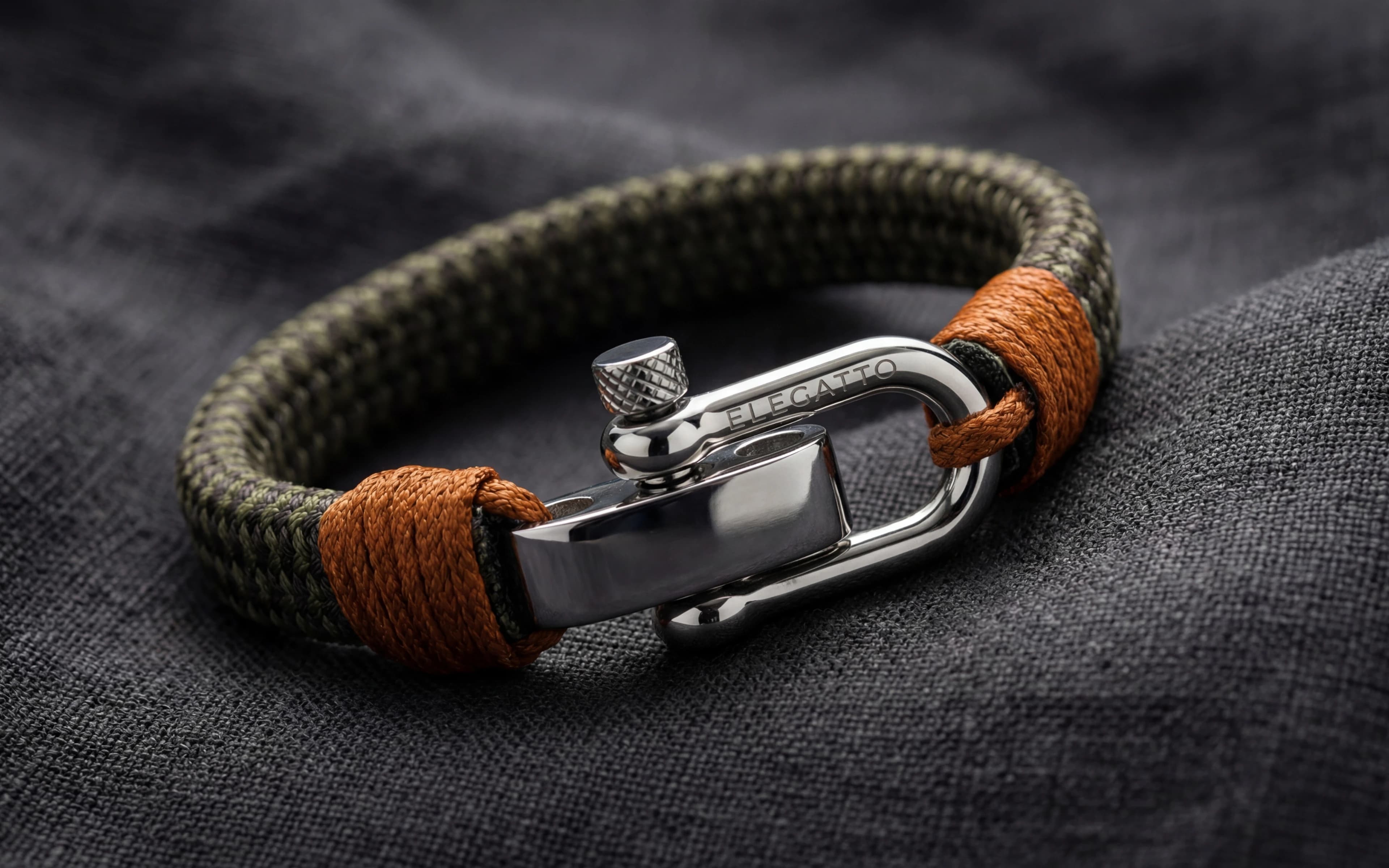 E-shot Studio precision AI rendering — product photography for jewelry and high-detail items